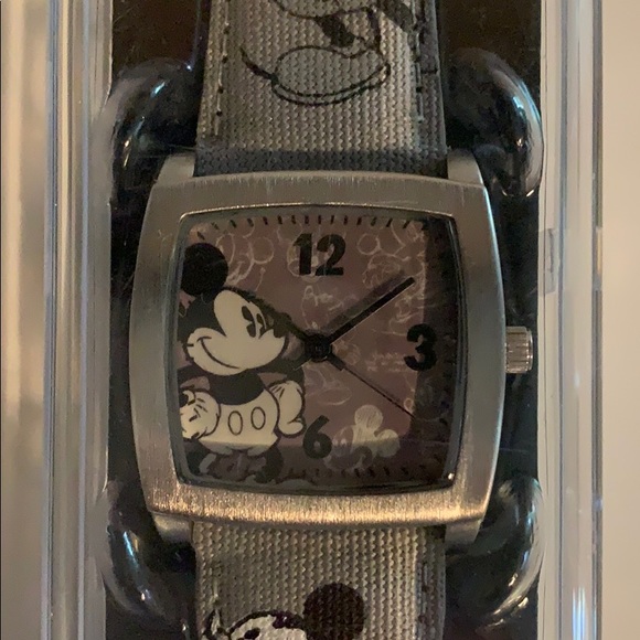 Mickey Mouse watch - Picture 2 of 4
